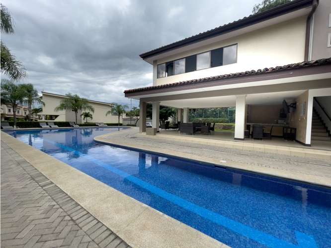 Town house familiar amueblado, Santa Ana ubicación céntrica - Imagen 19