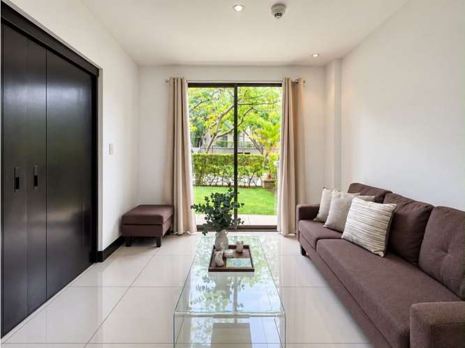 Apartamento amueblado en Montesol con acceso al jardín - Imagen 2