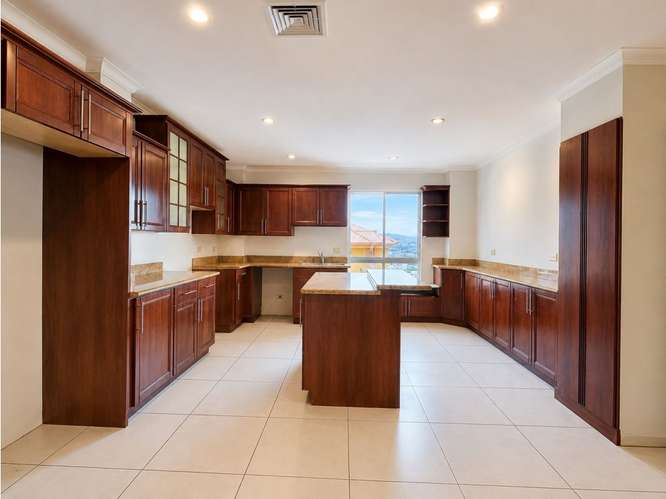Amplio apartamento con hermosa vista en Bello Horizonte - Imagen 5