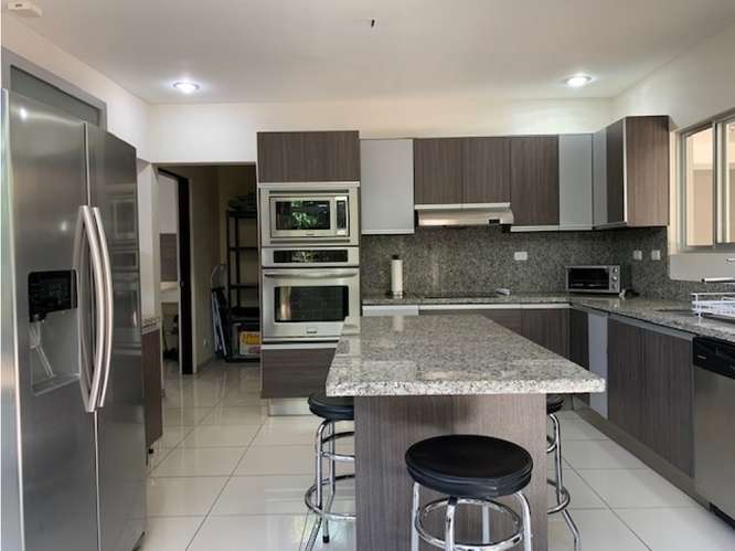 Moderna y Amplia casa Amueblada en Alquiler - Imagen 10