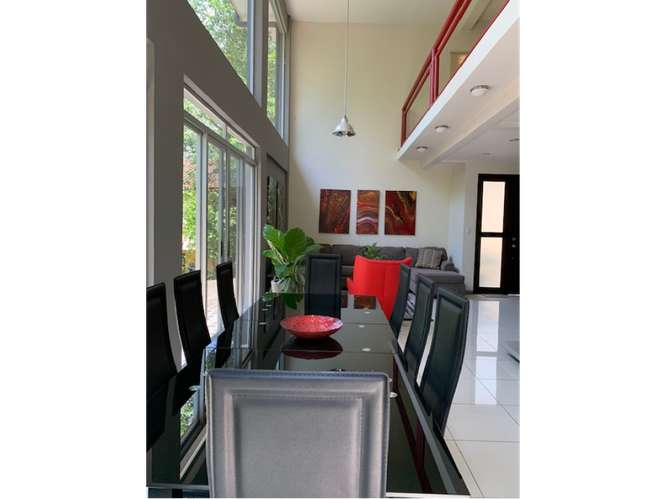 Moderna y Amplia casa Amueblada en Alquiler - Imagen 7