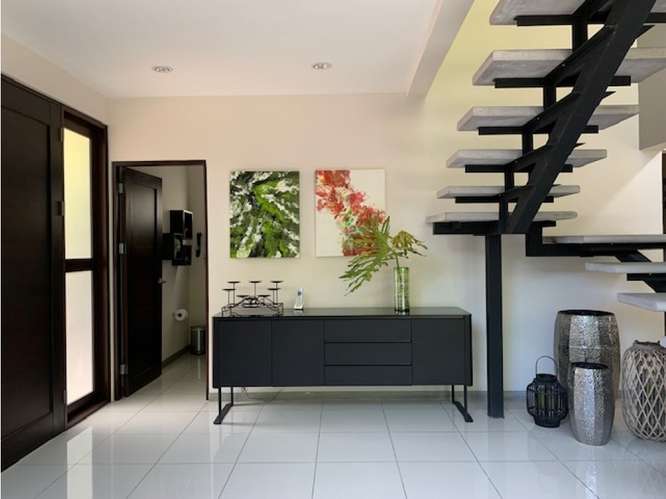 Moderna y Amplia casa Amueblada en Alquiler - Imagen 5