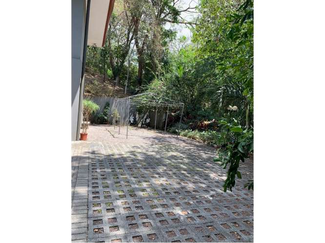 Moderna y Amplia casa Amueblada en Alquiler - Imagen 15