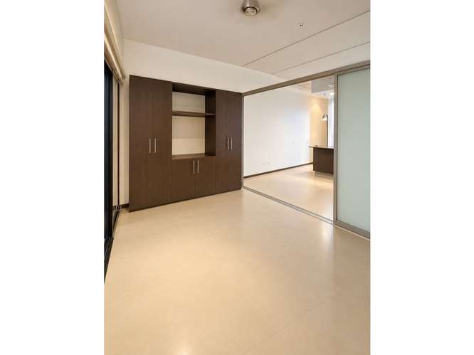 Alquiler con patio privado y línea blanca en Brasil de Santa Ana - Imagen 11