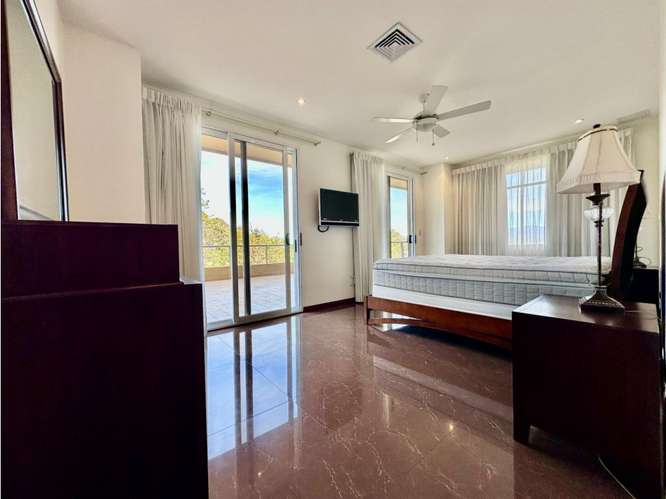 Amplio apartamento amueblado con terraza en Bello Horizonte - Imagen 11