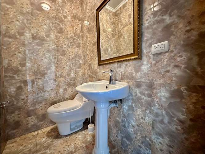 Amplio apartamento amueblado con terraza en Bello Horizonte - Imagen 10