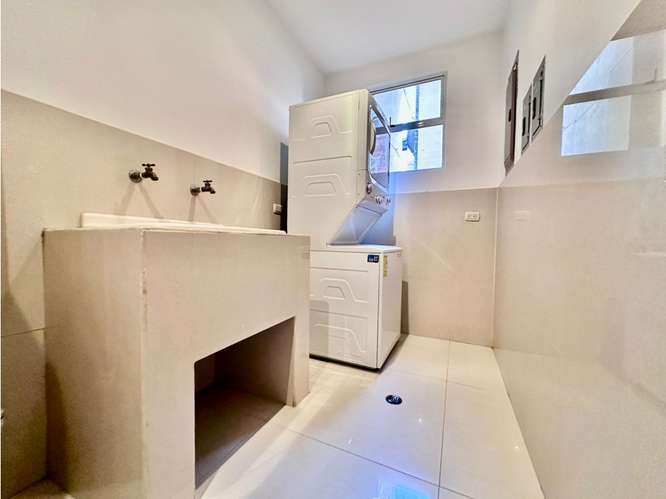 Amplio apartamento amueblado con terraza en Bello Horizonte - Imagen 9