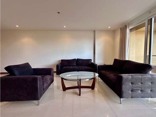 Amplio apartamento amueblado con terraza en Bello Horizonte - Imagen 2