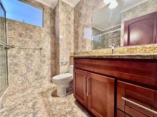 Amplio apartamento amueblado con terraza en Bello Horizonte - Imagen 15