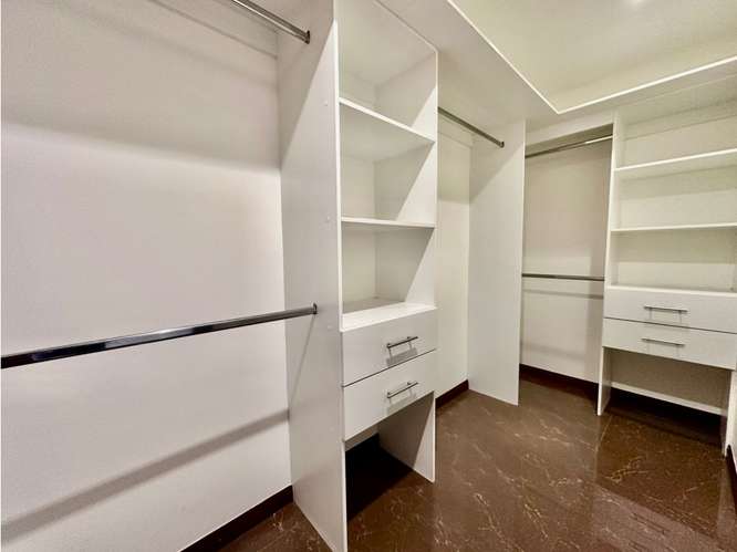 Amplio apartamento amueblado con terraza en Bello Horizonte - Imagen 12