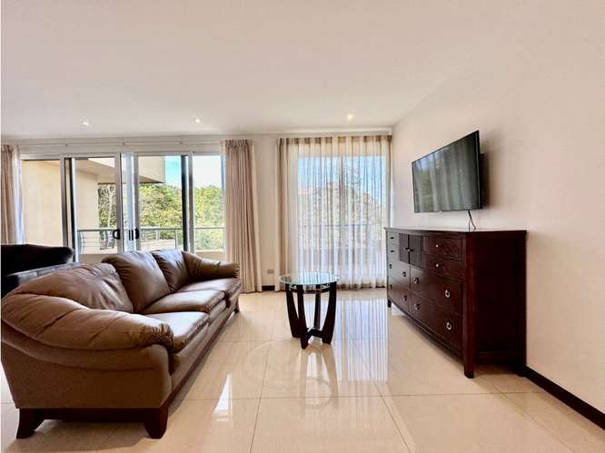 Amplio apartamento amueblado con terraza en Bello Horizonte - Imagen 3