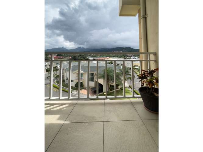 Bello Apartamento Amueblado en Guachipelin - Imagen 4