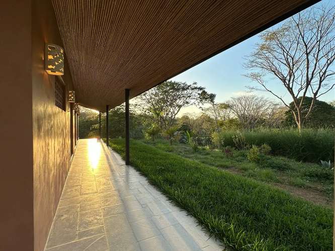 Hogar de 2 habitaciones en 9,700m² en Comunidad Cerrada Cerca de Santa Teresa con Piscina - Imagen 7