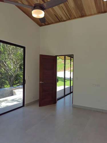 Elegancia Contemporánea en Atenas: Casa con Piscina, Vistas al Valle Central y Naturaleza - Imagen 10