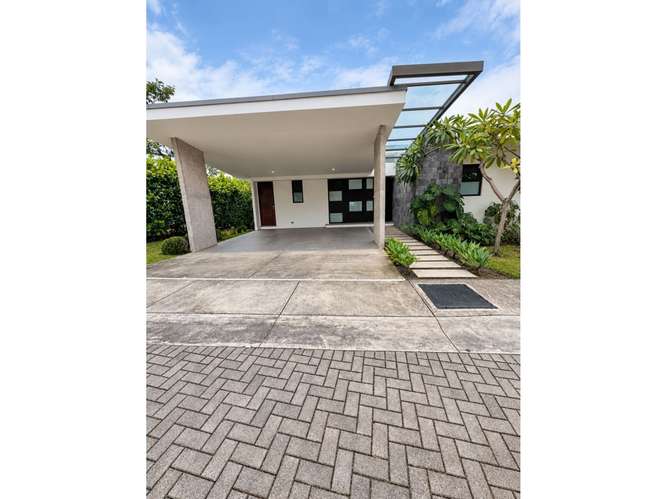 CASA EN VENTA | LOS LAURELES, ESCAZÚ