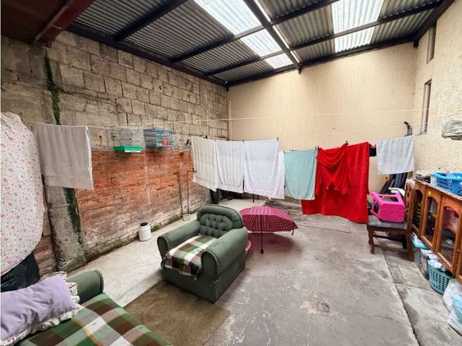 Venta de propiedad con dos casas. Muy céntrica - Imagen 5
