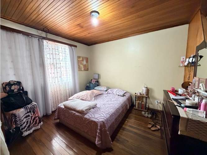 Venta de propiedad con dos casas. Muy céntrica - Imagen 8