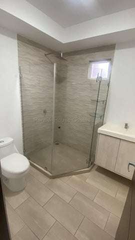 Venta de Apartamento en Flores-San Joaquín. 