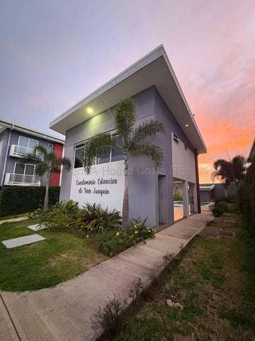 Venta de Apartamento en Flores-San Joaquín. 
