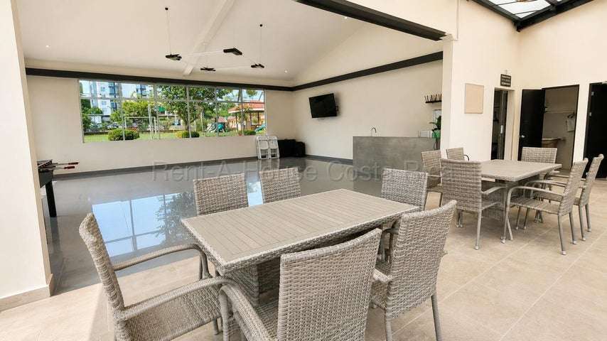 Alquiler de Apartamento en Curridabat-Granadilla. 