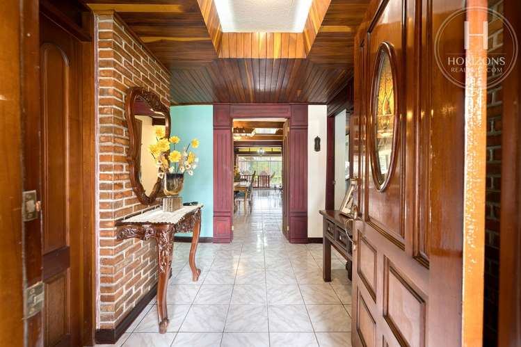 Se Vende Amplia Casa de Una Planta de 684 m² en Sabanilla de Montes de Oca NJA1441DM