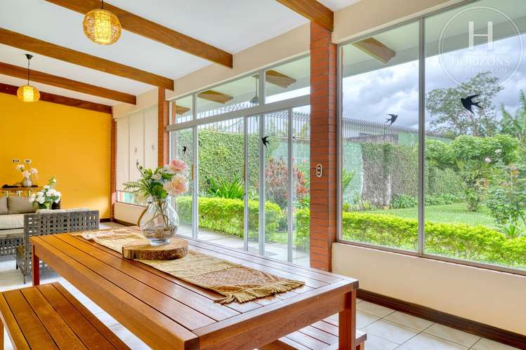 Se Vende Amplia Casa de Una Planta de 684 m² en Sabanilla de Montes de Oca NJA1441DM