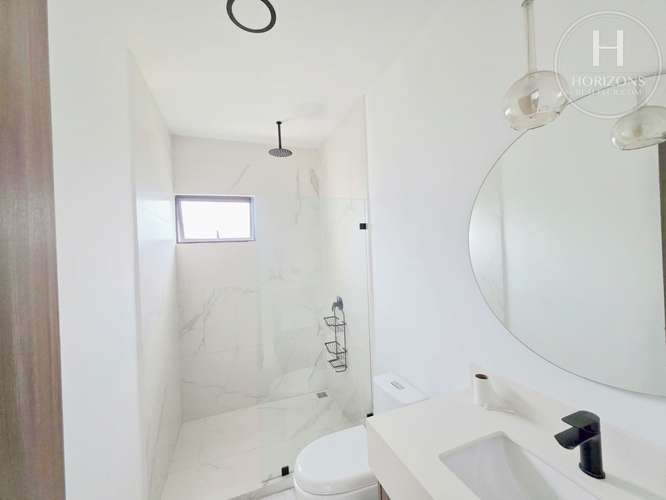 Se Vende Casa de 3 Niveles en Condominio NAIA Guachipelín 3 Habitaciones NJA1453JB-V - Imagen 15