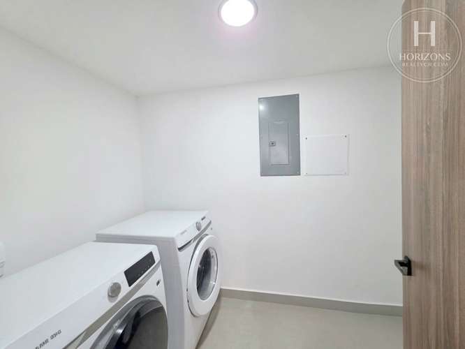 Se Vende Casa de 3 Niveles en Condominio NAIA Guachipelín 3 Habitaciones NJA1453JB-V - Imagen 6