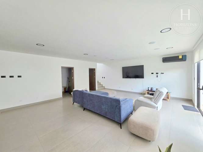 Se Vende Casa de 3 Niveles en Condominio NAIA Guachipelín 3 Habitaciones NJA1453JB-V - Imagen 3