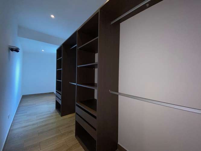 ALQUILER DE CASA DE UN PISO EN CONDO EN BRASIL SANTA ANA - Imagen 12