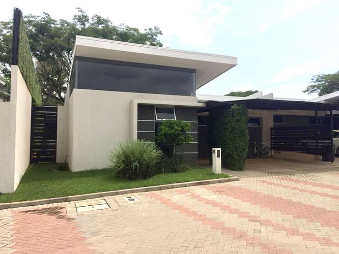 ALQUILER DE CASA DE UN PISO EN CONDO EN BRASIL SANTA ANA - Imagen 6