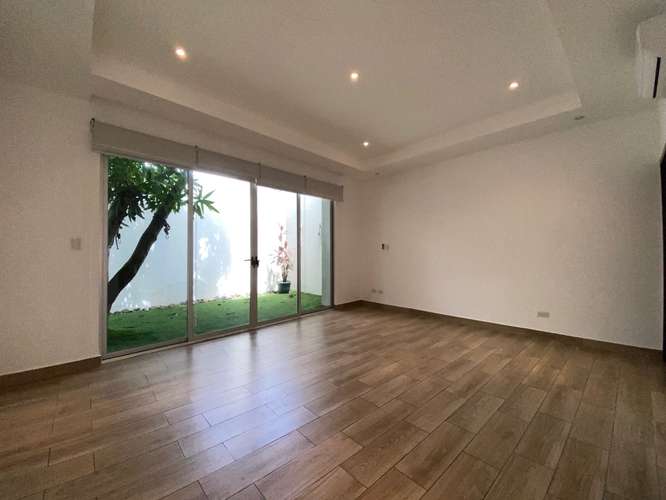 ALQUILER DE CASA DE UN PISO EN CONDO EN BRASIL SANTA ANA - Imagen 11