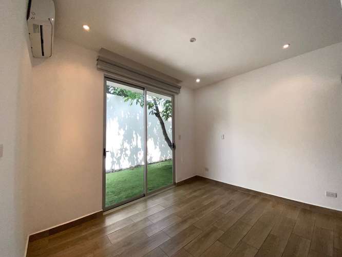 ALQUILER DE CASA DE UN PISO EN CONDO EN BRASIL SANTA ANA - Imagen 14