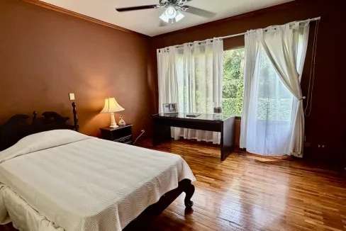 Venta de Casa de 2 Niveles en Condominio Montemar en Loma Real, Guachipelín, Escazú - Imagen 13