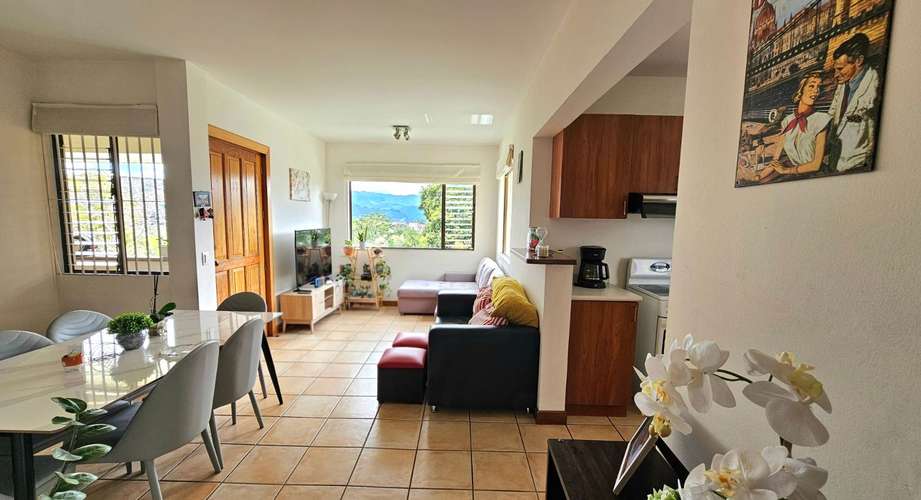 Se vende apartamento en San Pedro de Montes de Oca. Cod 25473