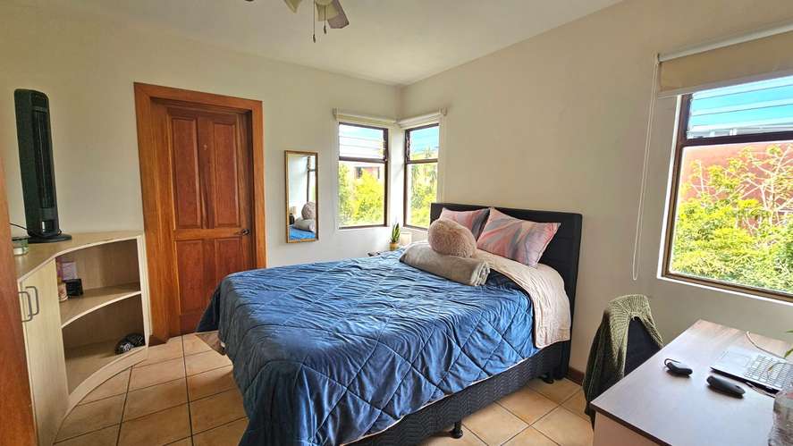 Se vende apartamento en San Pedro de Montes de Oca. Cod 25473