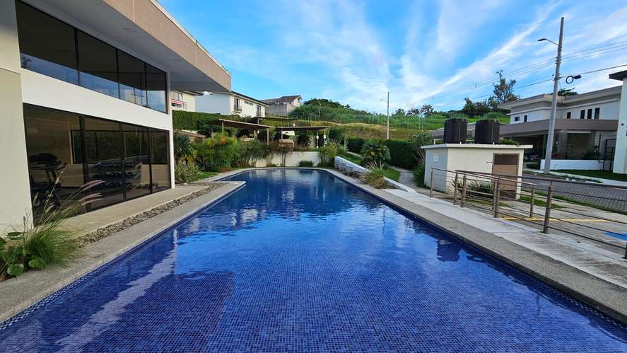 Venta de lote esquinero en exclusivo condominio – El Sauce en el Carmen de Guadalupe. Cod 25488 - Imagen 6