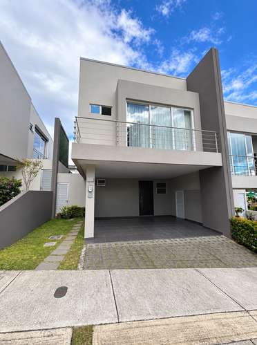 Preciosa casa en Condominio La Arboleda, La Rivera de Belén: 3 habitaciones, piscina y seguridad 24 horas - Imagen 1