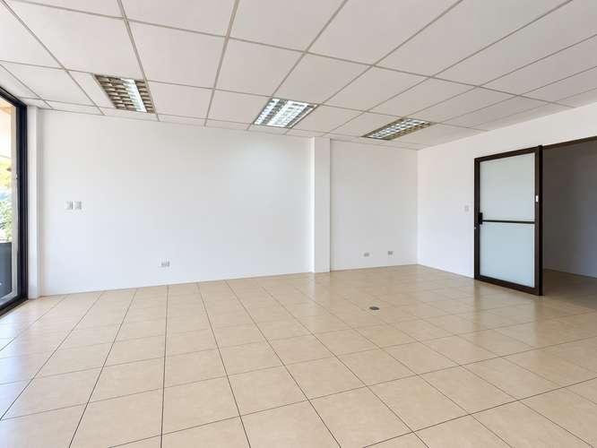 Alquiler Local en CC de 54m2 - Sobre Calle Vieja a Tres Ríos ID6175 - Imagen 2
