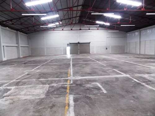 Alquiler bodega comercial de 1244m² en Tibás con seguridad 24/7