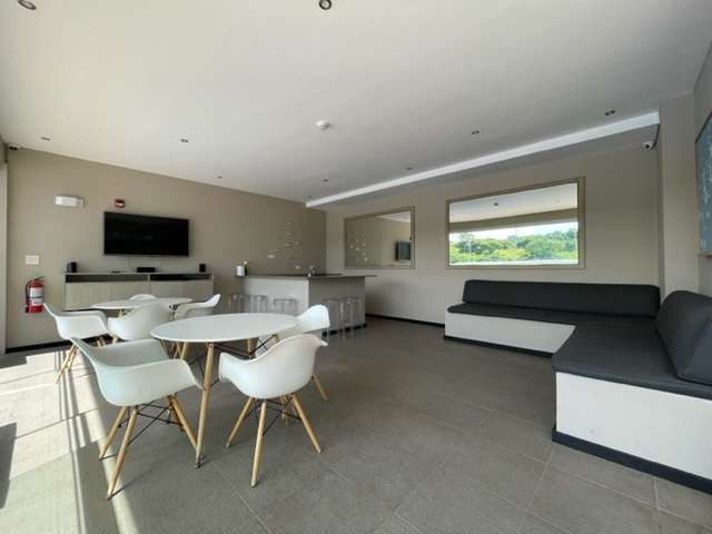 Penthouse- 2 habitaciones- Vista- 3 parqueos - Imagen 14