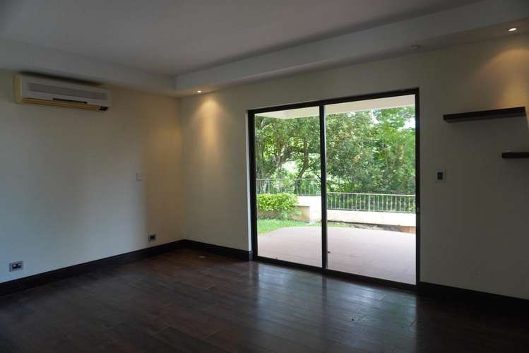 EN VENTA - AMPLIA CASA CON VISTAS PANORAMICAS - CIUDAD COLON - Imagen 7