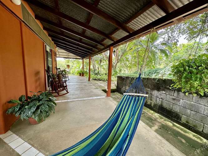 CASA AMUEBLADA CON PISCINA, AMPLIO TERRENO Y POTENCIAL DE INVERSIÓN - Imagen 18