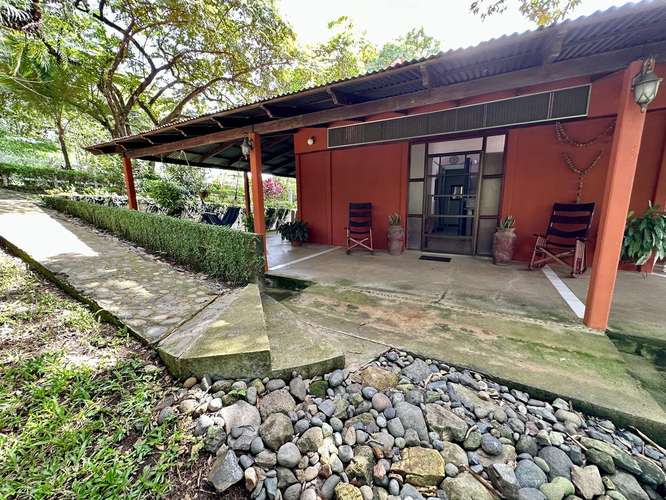 CASA AMUEBLADA CON PISCINA, AMPLIO TERRENO Y POTENCIAL DE INVERSIÓN - Imagen 15