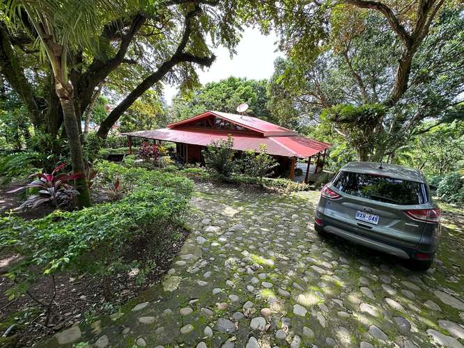 CASA AMUEBLADA CON PISCINA, AMPLIO TERRENO Y POTENCIAL DE INVERSIÓN - Imagen 17
