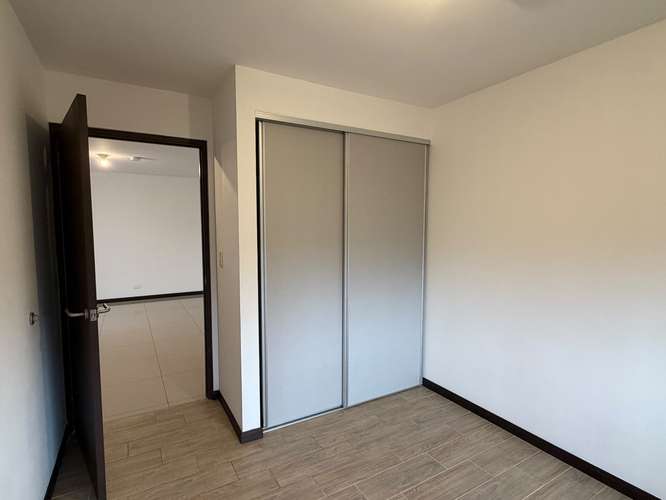 Alquiler de apartamento en Granadilla con dos parqueos - Imagen 8