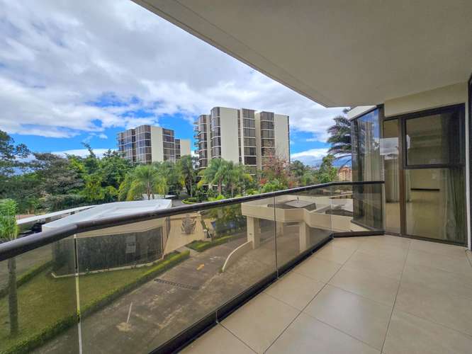 Apartamento de 300 m2 en 1er nivel con 3 habit. en Bello Horizonte Escazú - Imagen 14