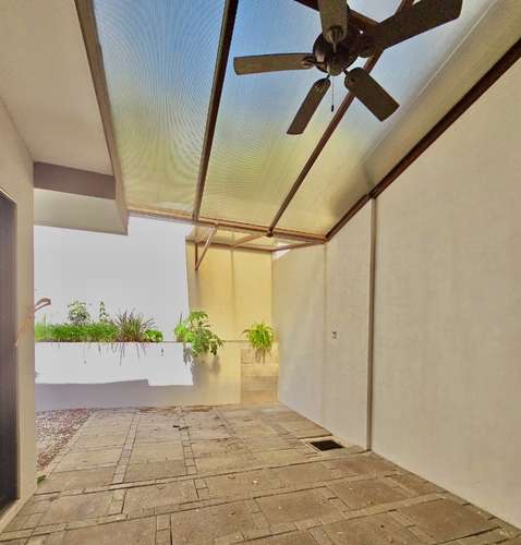 GUACHIPELIN NORTE! MODERNA CASA DE 3 HAB/2.5BAÑOS/2PARQUEOS/JARDIN/LINEA BLANCA - Imagen 6