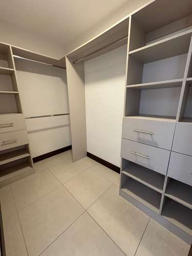 GUACHIPELIN NORTE! MODERNA CASA DE 3 HAB/2.5BAÑOS/2PARQUEOS/JARDIN/LINEA BLANCA - Imagen 13