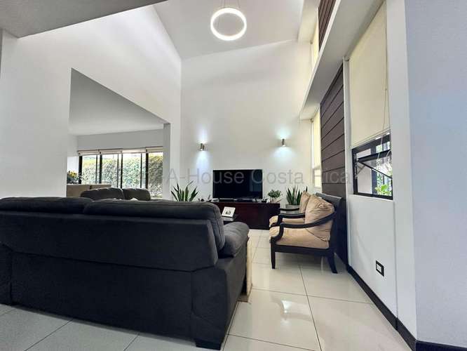 Casa Moderna en Condominio Francosta con 4 habitaciones – Diseño Arquitectónico  - Imagen 4